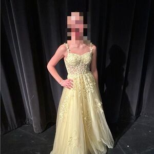 Chic Yellow Lace Prom Dress